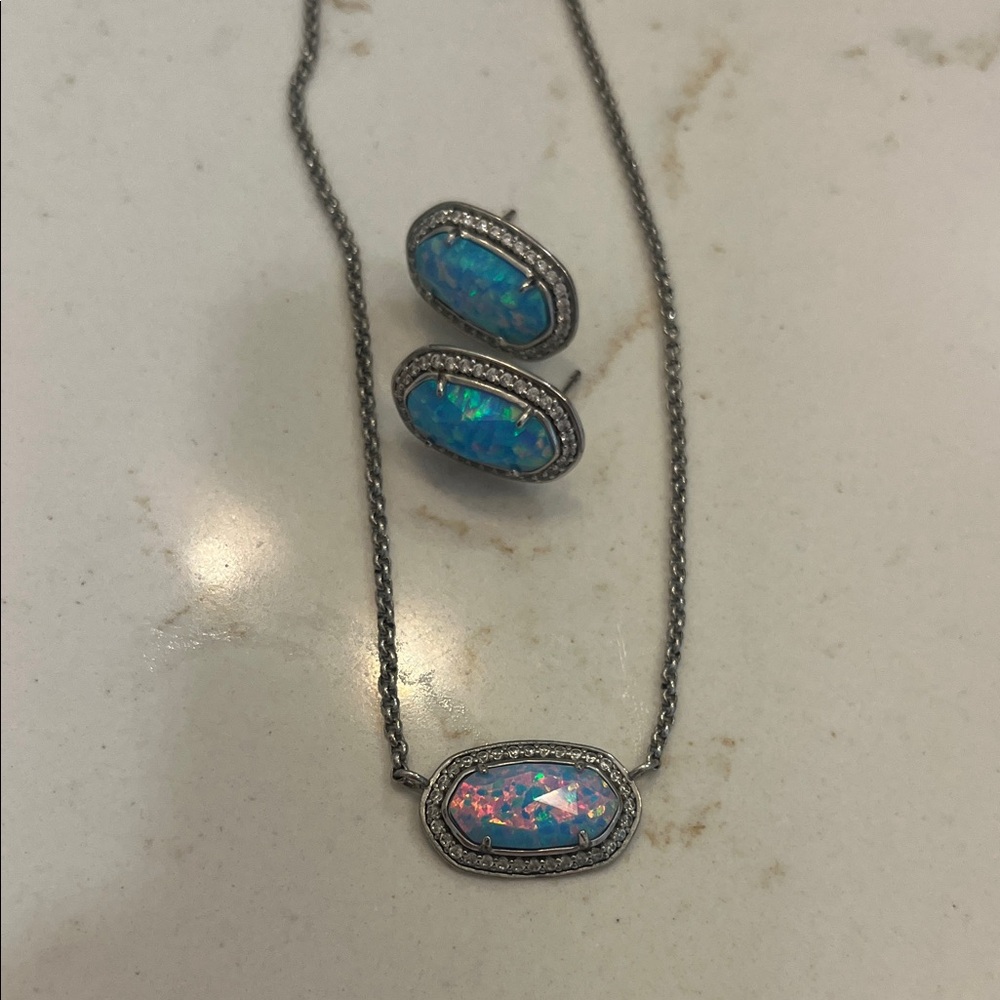 Kendra Scott necklace and earrings. Excellent condition